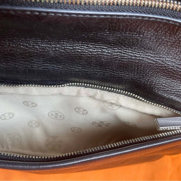 Authentic Tory Burch genuine leather handbag
With silver hardware! - Picture 12 of 13